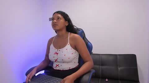 Isa online show from 12/18/25, 07:47