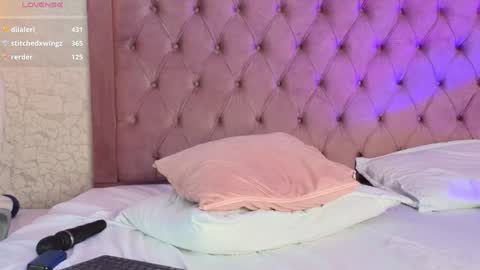 Bella online show from 01/06/25, 02:25