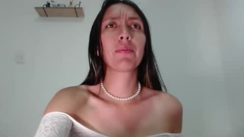 Snapshot of bella_marlowe chatting on 10/02/25, 11:39 Bella Marlowe online show from 10/02/25, 11:39