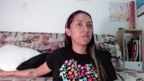 Snapshot of bella_marlowe chatting on 11/21/25, 04:38 Bella Marlowe online show from 11/21/25, 04:38