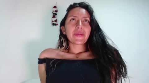 Snapshot of bella_marlowe chatting on 12/19/25, 03:35 Bella Marlowe online show from 12/19/25, 03:35