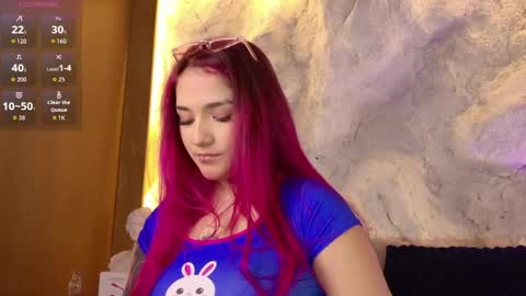Snapshot of bella_mush chatting on 06/06/26, 10:25 BELLA online show from 06/06/26, 10:25
