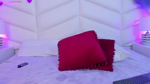 bella_peach_ online show from 03/27/26, 08:26