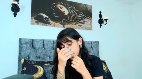 Bella online show from 10/18/25, 11:05