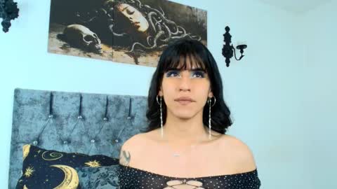 Bella online show from 10/19/25, 06:52