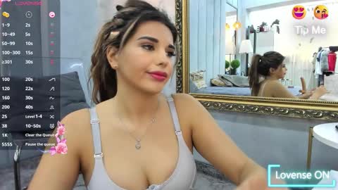 Snapshot of bella_posh chatting on 10/14/25, 07:42 bella_posh online show from 10/14/25, 07:42