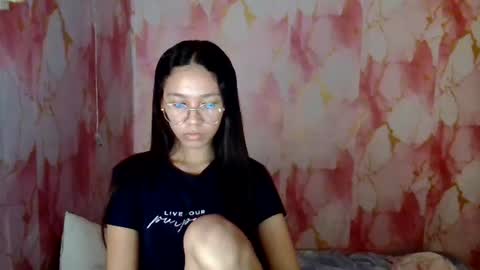 Snapshot of bella_saero chatting on 06/13/26, 12:03 bella online show from 06/13/26, 12:03