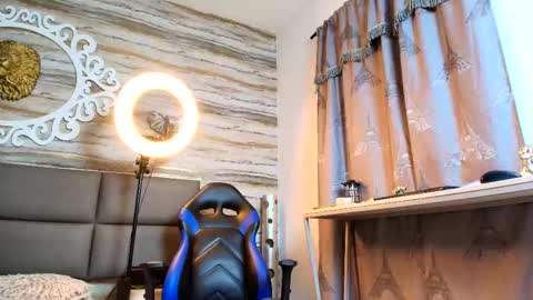     online show from 09/21/25, 02:29