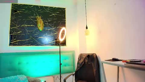     online show from 11/26/25, 08:32