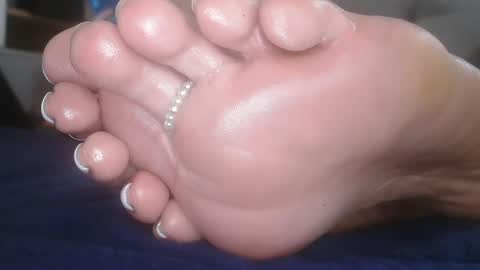 bella_sexy_feet online show from 02/26/25, 03:52