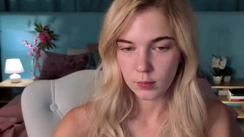 Bella online show from 11/30/25, 08:18