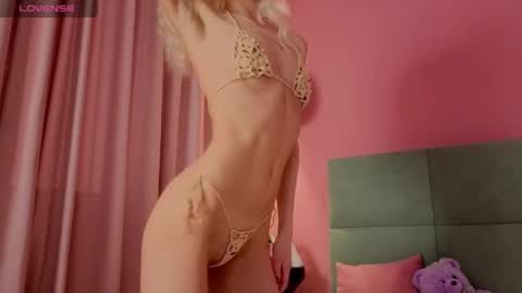 Bella NEW ROOM online show from 04/25/26, 01:19
