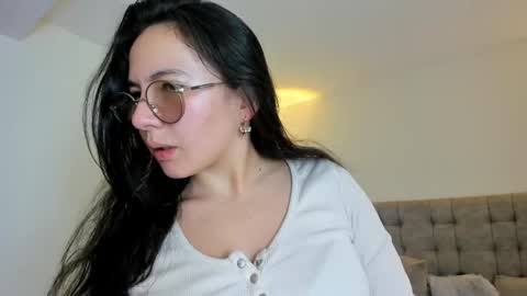 Bella online show from 05/30/26, 07:44