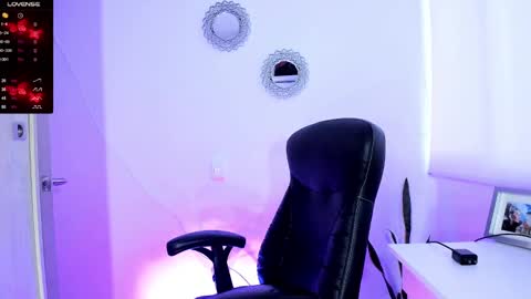 Bella online show from 09/25/25, 10:35