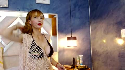 bella_volup online show from 01/18/26, 07:28