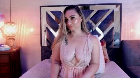 bella_volup online show from 04/25/26, 01:41
