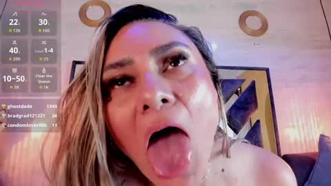 Snapshot of bella_volup chatting on 05/10/26, 02:00 bella_volup online show from 05/10/26, 02:00