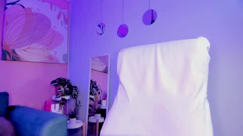 BELLA online show from 09/17/25, 08:54