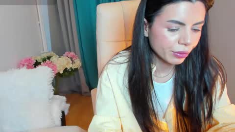 Snapshot of bellaanna25 chatting on 03/10/25, 12:48 BellaAnna online show from 03/10/25, 12:48
