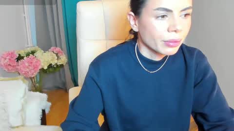 Snapshot of bellaanna25 chatting on 03/11/25, 12:39 BellaAnna online show from 03/11/25, 12:39
