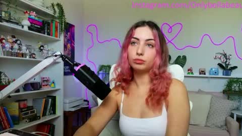 Snapshot of bellabeauu chatting on 07/01/26, 06:18 bella beau online show from 07/01/26, 06:18