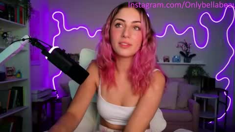 Snapshot of bellabeauu chatting on 07/14/26, 01:30 bella beau online show from 07/14/26, 01:30