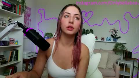 Snapshot of bellabeauu chatting on 07/16/26, 04:24 bella beau online show from 07/16/26, 04:24