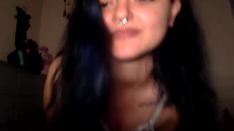 Snapshot of bellablue222 chatting on 02/04/25, 06:04 bellablue online show from 02/04/25, 06:04