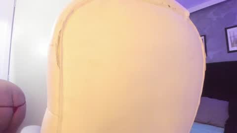 Snapshot of bellabm chatting on 12/19/24, 03:41 online show from 12/19/24, 03:41