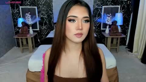 Snapshot of bellabrown_19xxx chatting on 09/26/25, 08:51 Bella online show from 09/26/25, 08:51