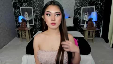 Snapshot of bellabrown_19xxx chatting on 10/13/25, 08:25 Bella online show from 10/13/25, 08:25