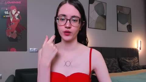 Snapshot of bellacatlovesmeat chatting on 10/13/25, 06:52 BellaCatLovesMeat online show from 10/13/25, 06:52