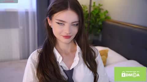 Bella I took a vacation and Ill be back on December 18th So dont lose me To keep in touch I have a TG -  you can find below online show from 03/06/25, 07:25