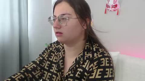 Snapshot of bellacohen chatting on 07/14/26, 05:34 Anna online show from 07/14/26, 05:34