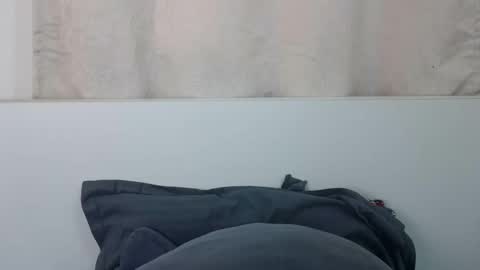 bellacrystall online show from 11/24/25, 06:02