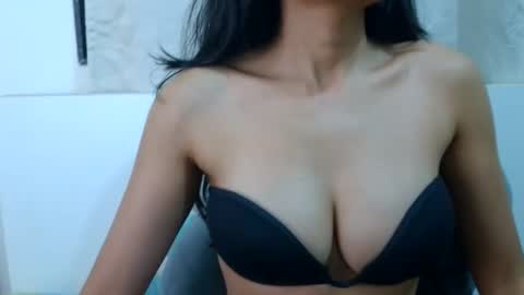 bellacrystall online show from 03/28/26, 04:39