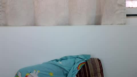 Snapshot of bellacrystall chatting on 06/18/26, 06:13 bellacrystall online show from 06/18/26, 06:13