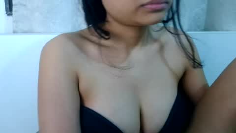 Snapshot of bellacrystall chatting on 07/15/26, 07:52 bellacrystall online show from 07/15/26, 07:52
