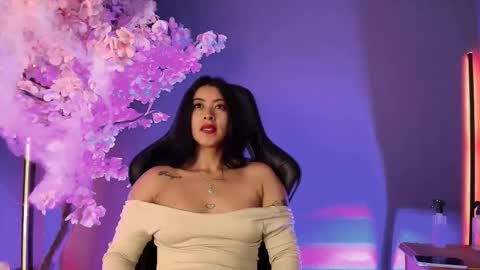 Snapshot of bellafernandez chatting on 11/02/25, 01:02 Bella online show from 11/02/25, 01:02