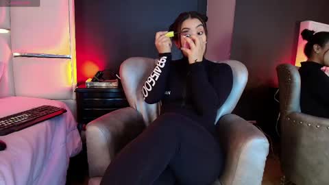 Snapshot of bellafernandez chatting on 06/05/26, 02:01 Bella online show from 06/05/26, 02:01