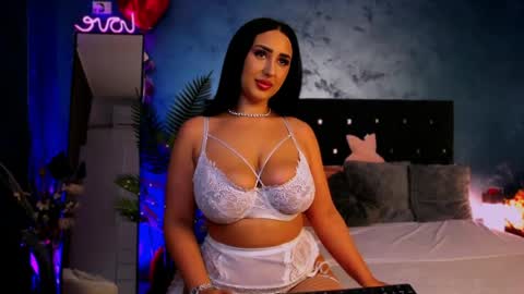 Snapshot of bellafun_ chatting on 03/30/26, 05:25 Bella online show from 03/30/26, 05:25