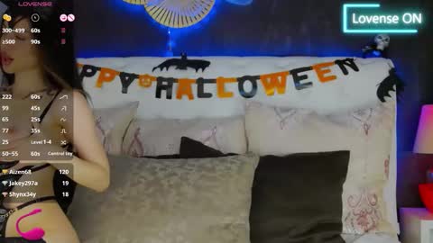 Bella online show from 10/31/25, 03:13