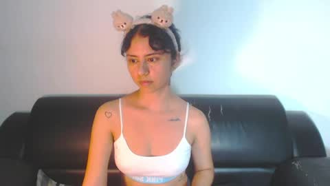 Snapshot of bellaluxxs chatting on 05/16/26, 01:13 MY NAME IS BELL online show from 05/16/26, 01:13