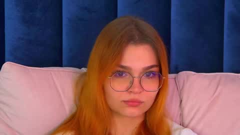 BellaMarebelle online show from 10/16/25, 04:46