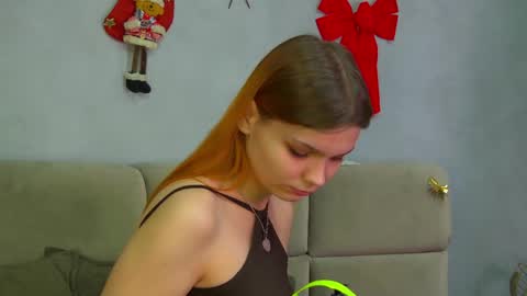 BellaMarebelle online show from 12/22/25, 04:09