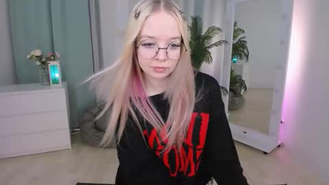 Bella online show from 03/06/26, 12:56