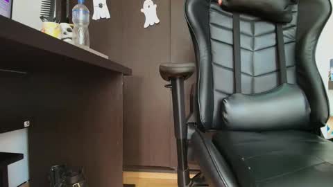 Camille  online show from 10/27/25, 09:08