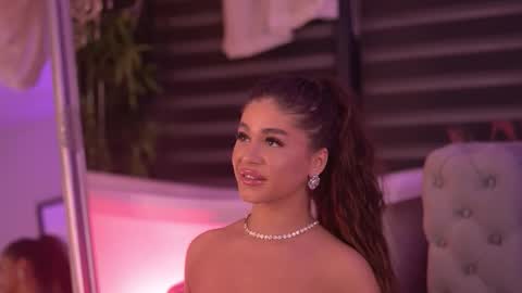 Bella online show from 12/13/25, 07:53