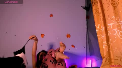 bellaqueen0701 online show from 11/06/25, 06:53