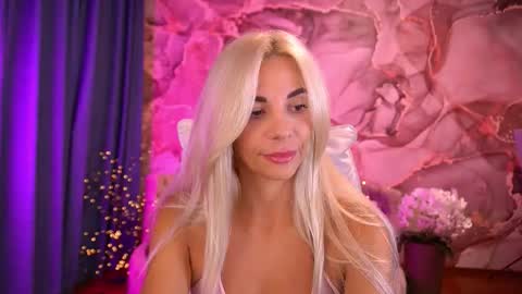 Bella online show from 09/17/25, 07:59